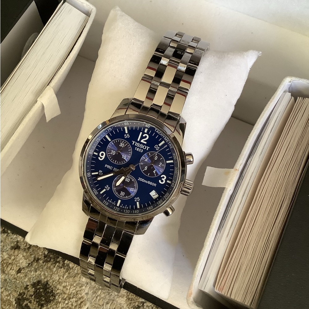 Mens TISSOT watch BIG and BEAUTIFUL 💫💫 - Picture 4 of 15